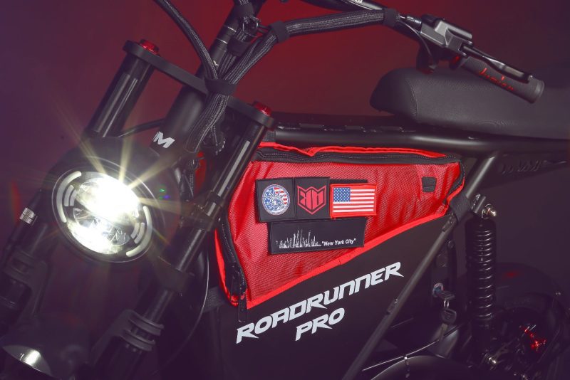 medium pizza bag roadrunner pro on scooter red with patches